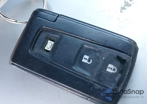 2005 Toyota Prius z USA, uszkodzony, nr VIN JTDKB20UX57023821